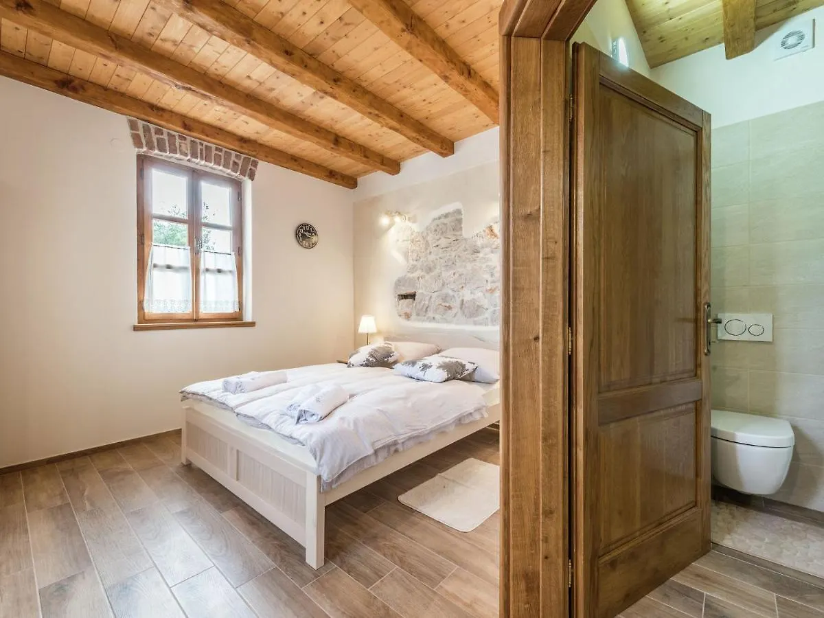 Gorgeous Villa In Sukosan With Sauna & Pool