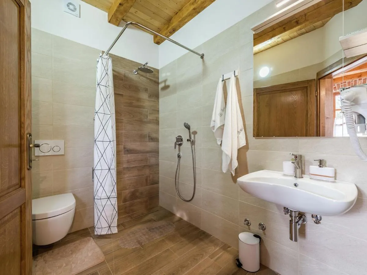 Gorgeous Villa In Sukosan With Sauna & Pool