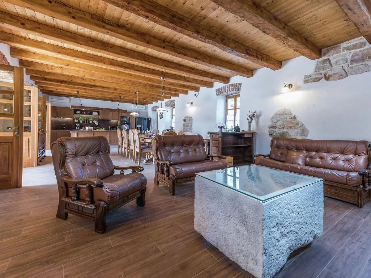 Gorgeous Villa In Sukosan With Sauna & Pool